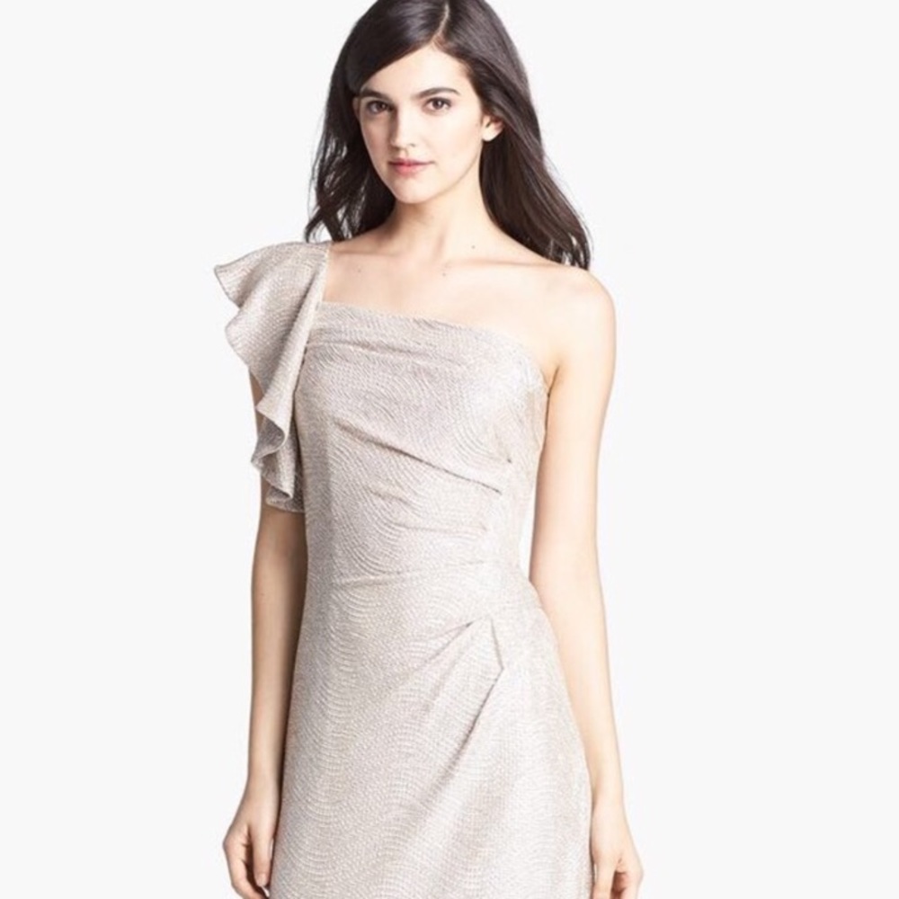 Sz 2 Champagne dress for wedding or prom